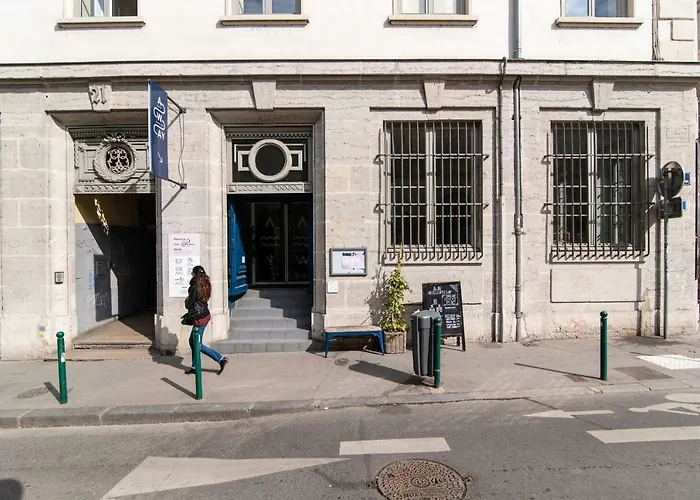Slo Hostel Lyon Les Pentes (Adults Only)